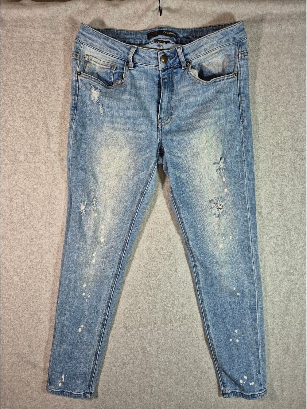 Versona Women’s 29 mod Light Wash Distressed Skinny Splatter